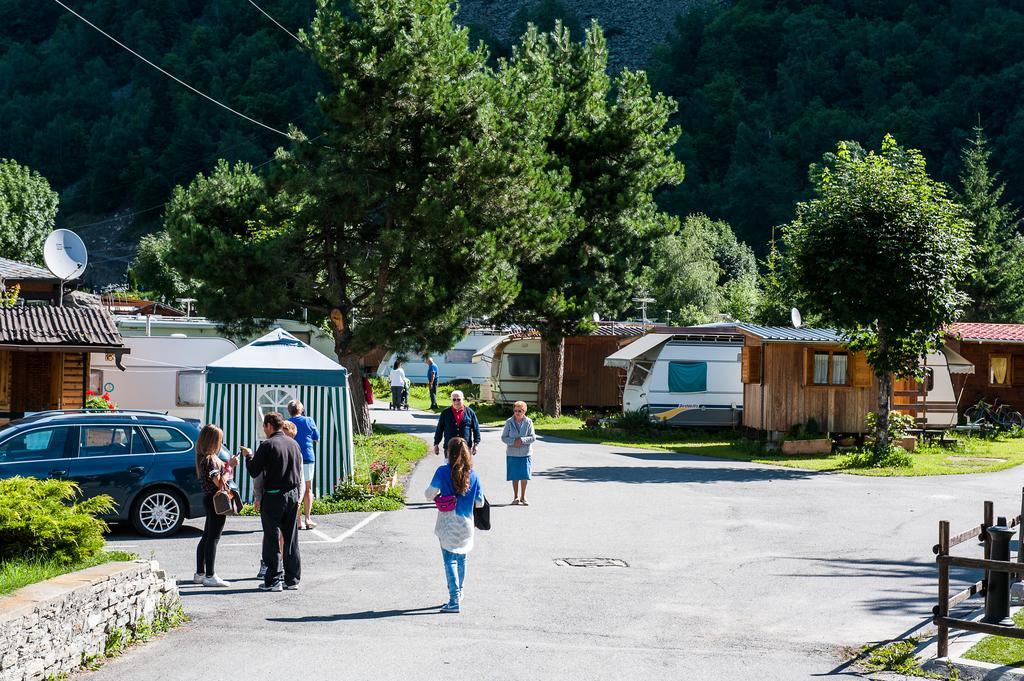 Villaggio Turistico Camping Cervino Antey-Saint-André Exteriör bild