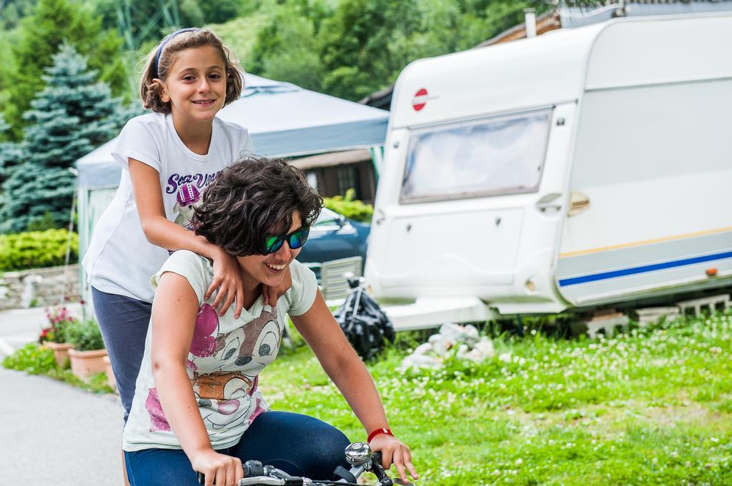 Villaggio Turistico Camping Cervino Antey-Saint-André Exteriör bild
