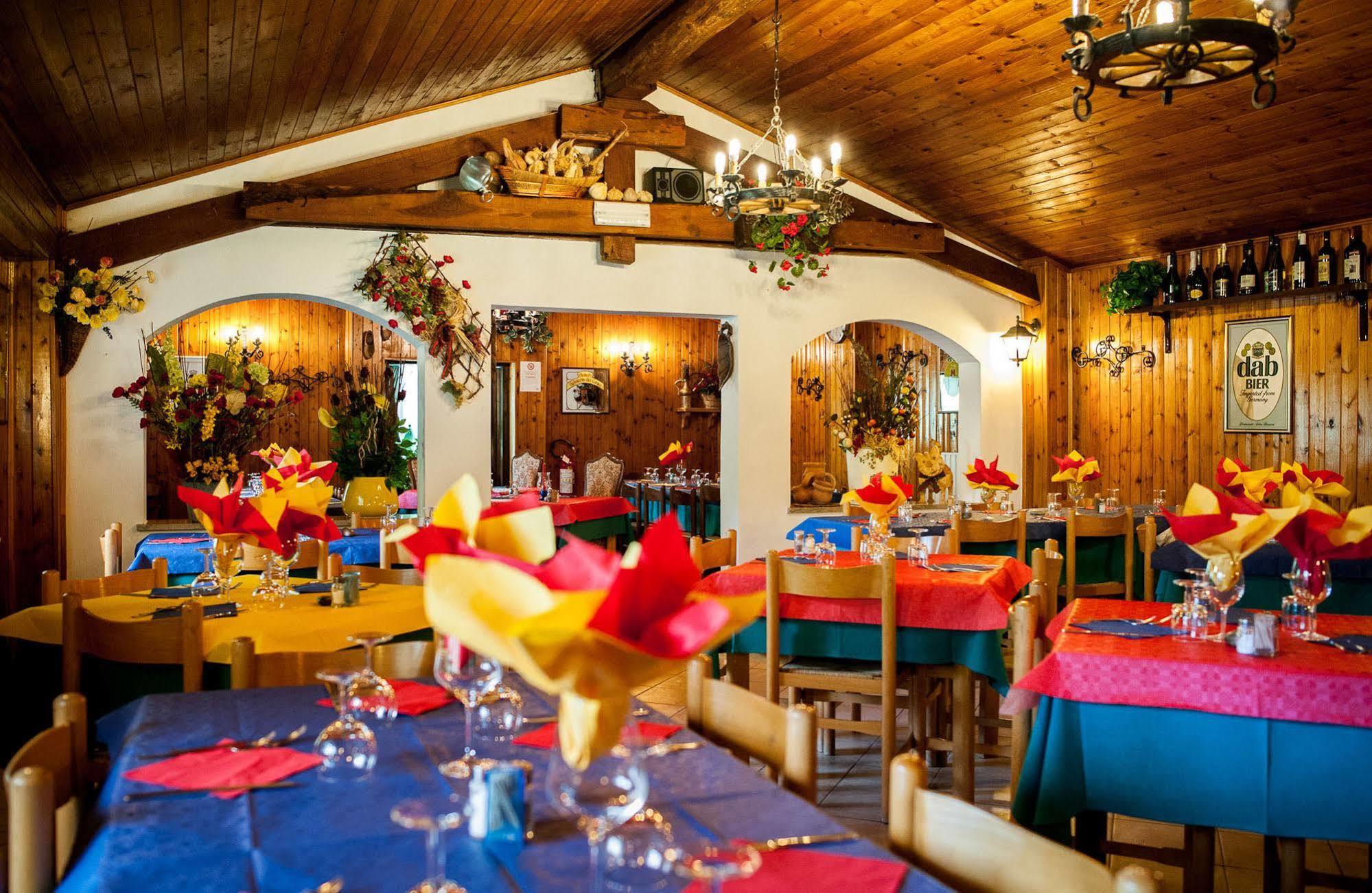 Villaggio Turistico Camping Cervino Antey-Saint-André Exteriör bild