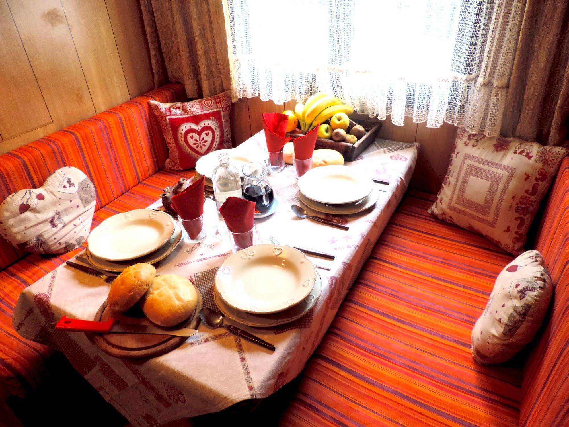 Villaggio Turistico Camping Cervino Antey-Saint-André Exteriör bild