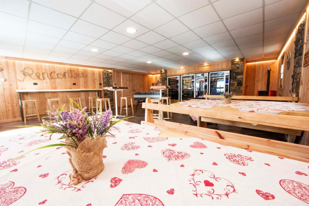 Villaggio Turistico Camping Cervino Antey-Saint-André Exteriör bild